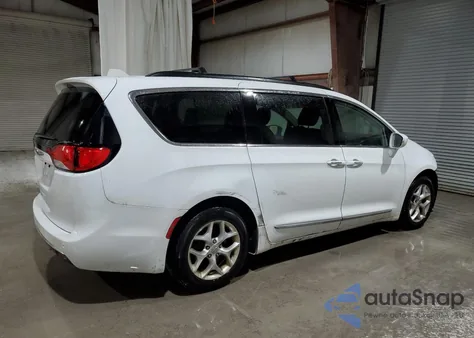 2017 Chrysler Pacifica Touring L z USA, uszkodzony, nr VIN 2C4RC1BG9HR763067